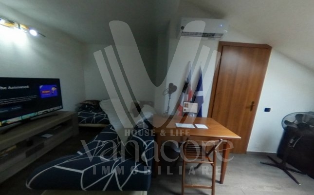 altro_2_4a5c22 altro_2_4a5c22