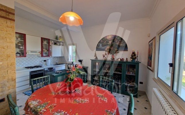 12 Sala da pranzo 12 Sala da pranzo