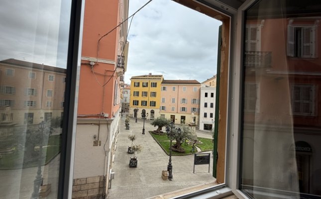 16 vista piazza azuni